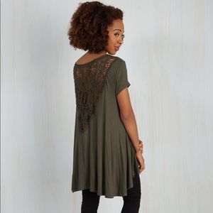 Modcloth Preferred Verve high low top, size Large